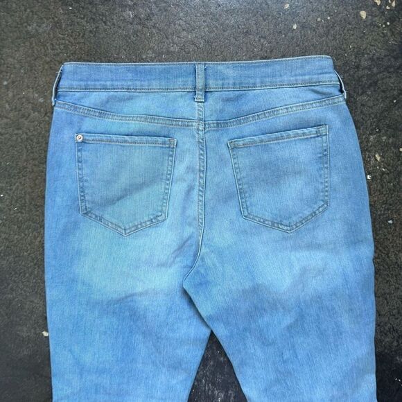 Old Navy Blue Light Wash Mid Rise Straight Women’s Jeans 8 Regular Used - Picture 2 of 12